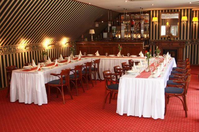 Hotel Lukacs Superior Kazincbarcika Buitenkant foto