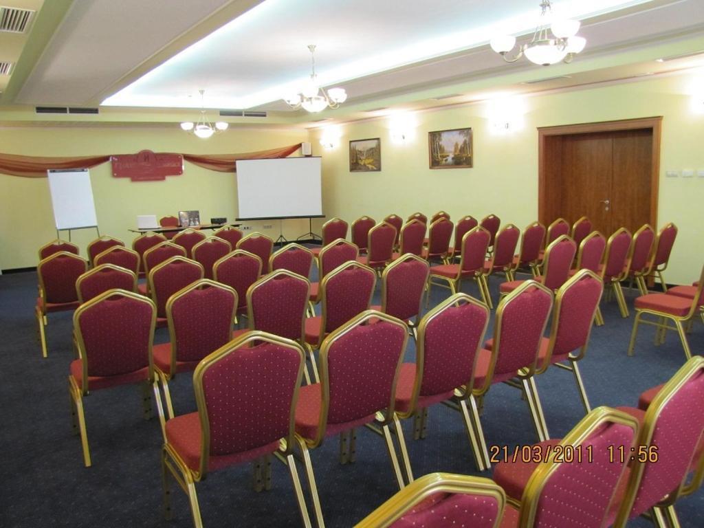 Hotel Lukacs Superior Kazincbarcika Buitenkant foto