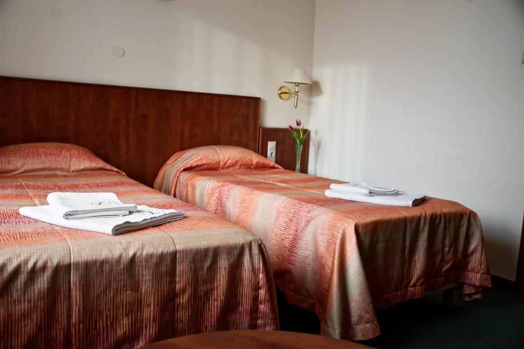 Hotel Lukacs Superior Kazincbarcika Kamer foto
