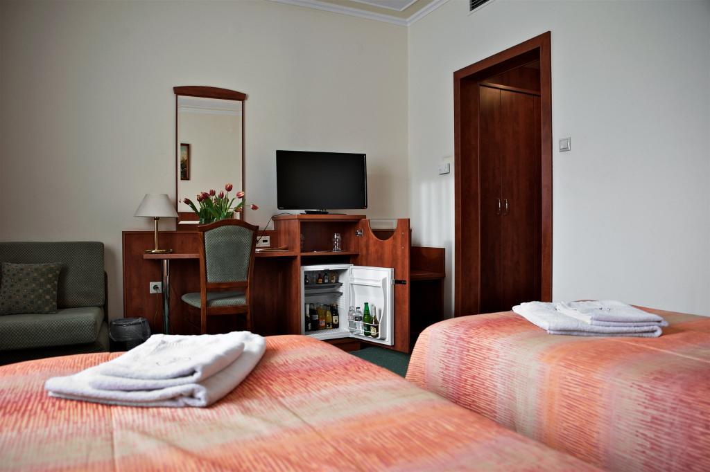 Hotel Lukacs Superior Kazincbarcika Kamer foto