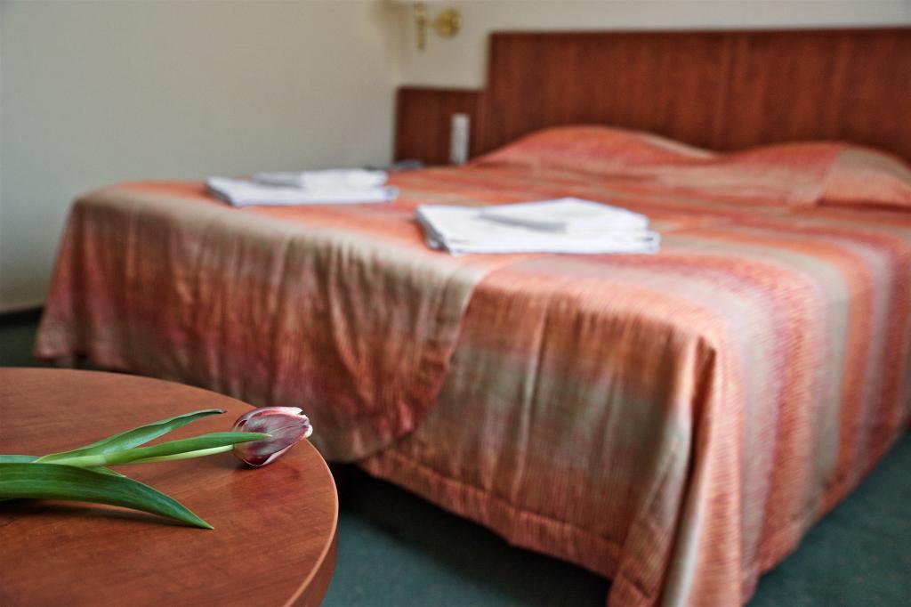 Hotel Lukacs Superior Kazincbarcika Kamer foto