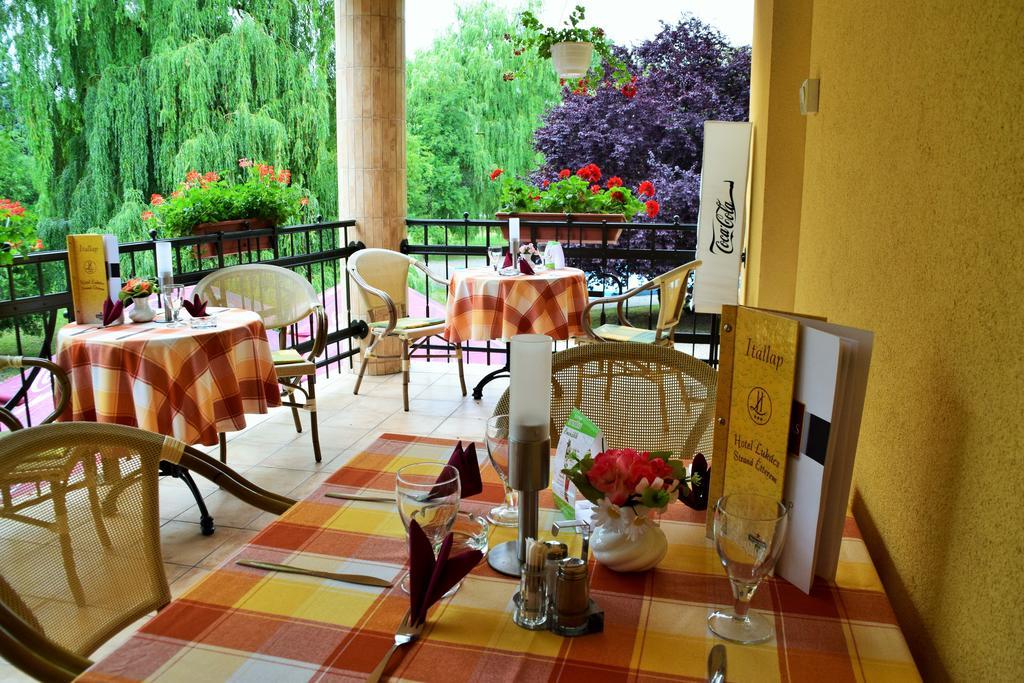 Hotel Lukacs Superior Kazincbarcika Buitenkant foto